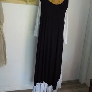 Celeste Blk/White Maxi Dress